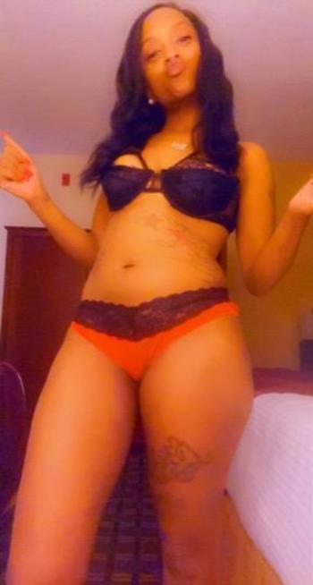Bee, 24  female escort, Nashville