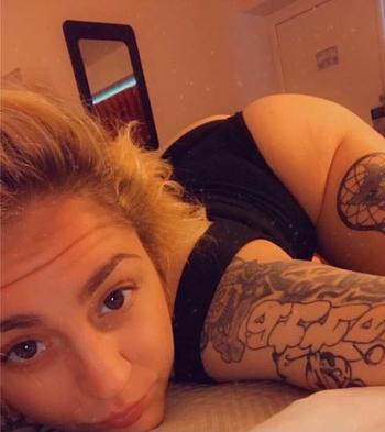 Queen Cocaina, 24  female escort, Nashville