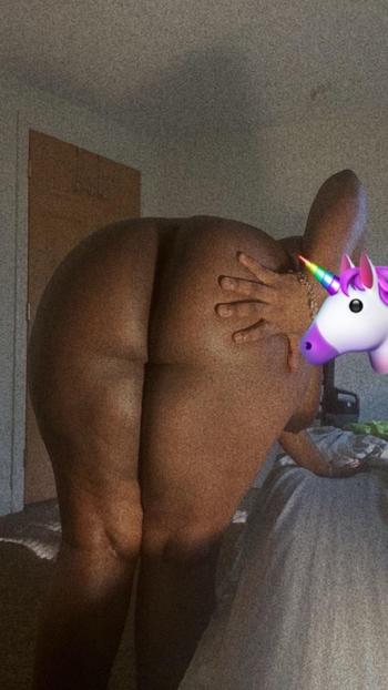 Niya, 27  female escort, Nashville