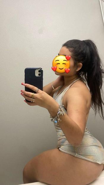 Rosi, 27  female escort, Nashville