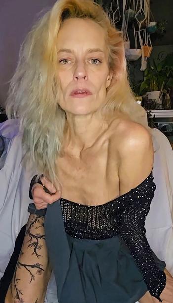 Love Blooms, 52 Caucasian female escort, Nashville